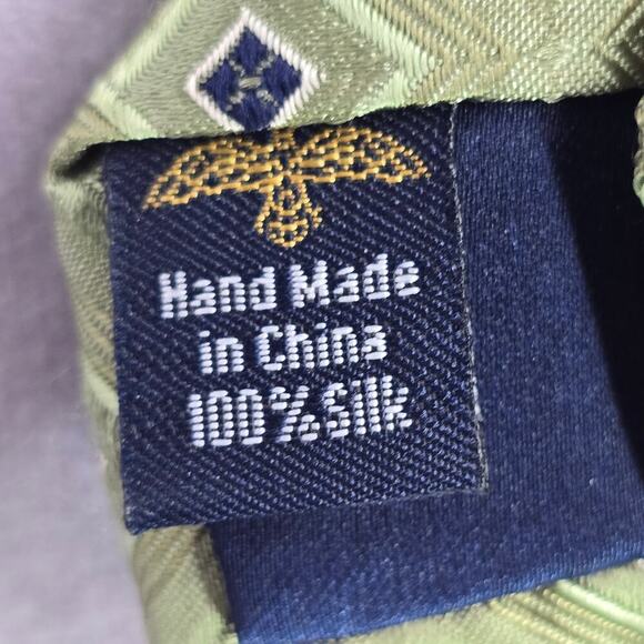 Eagle Shirtmakers Since 1867 Green Blue Geometric 100% Silk Men's Neck Tie NWOT - Picture 5 of 6